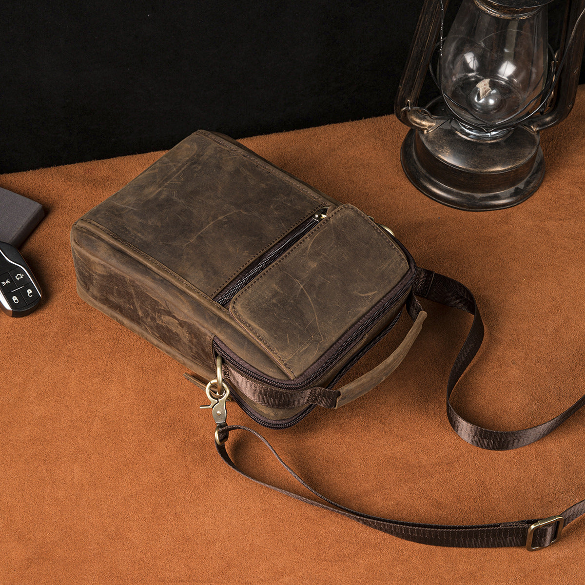 Men's Shoulder Bag Cowhide Genuine Leather Retro Travel Outdoor Crossbody Bag for Men