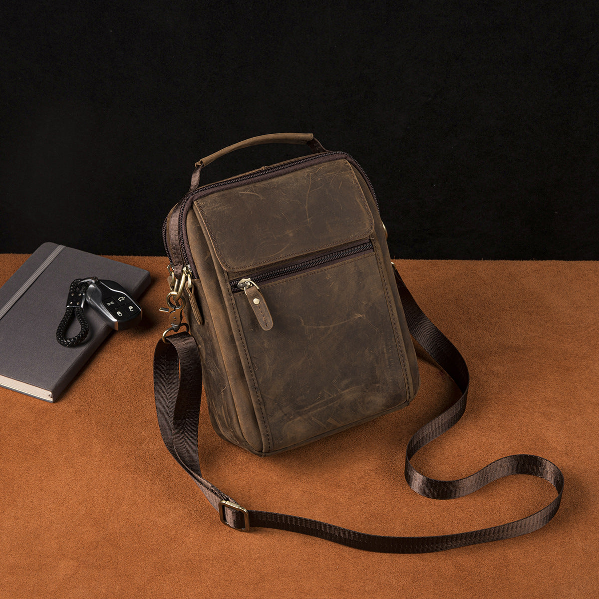 Men's Shoulder Bag Cowhide Genuine Leather Retro Travel Outdoor Crossbody Bag for Men