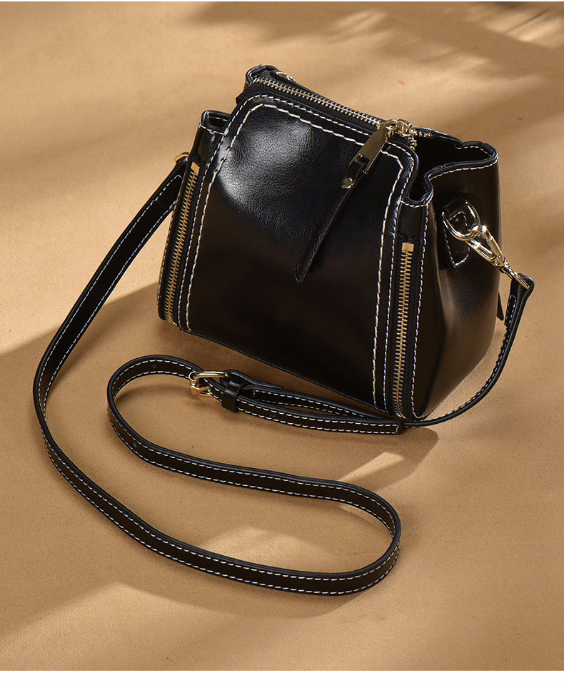 Cowhide women's bag Retro Crossbody bag that goes with anything Fashion bucket bag Genuine leather shoulder bag. Pochette