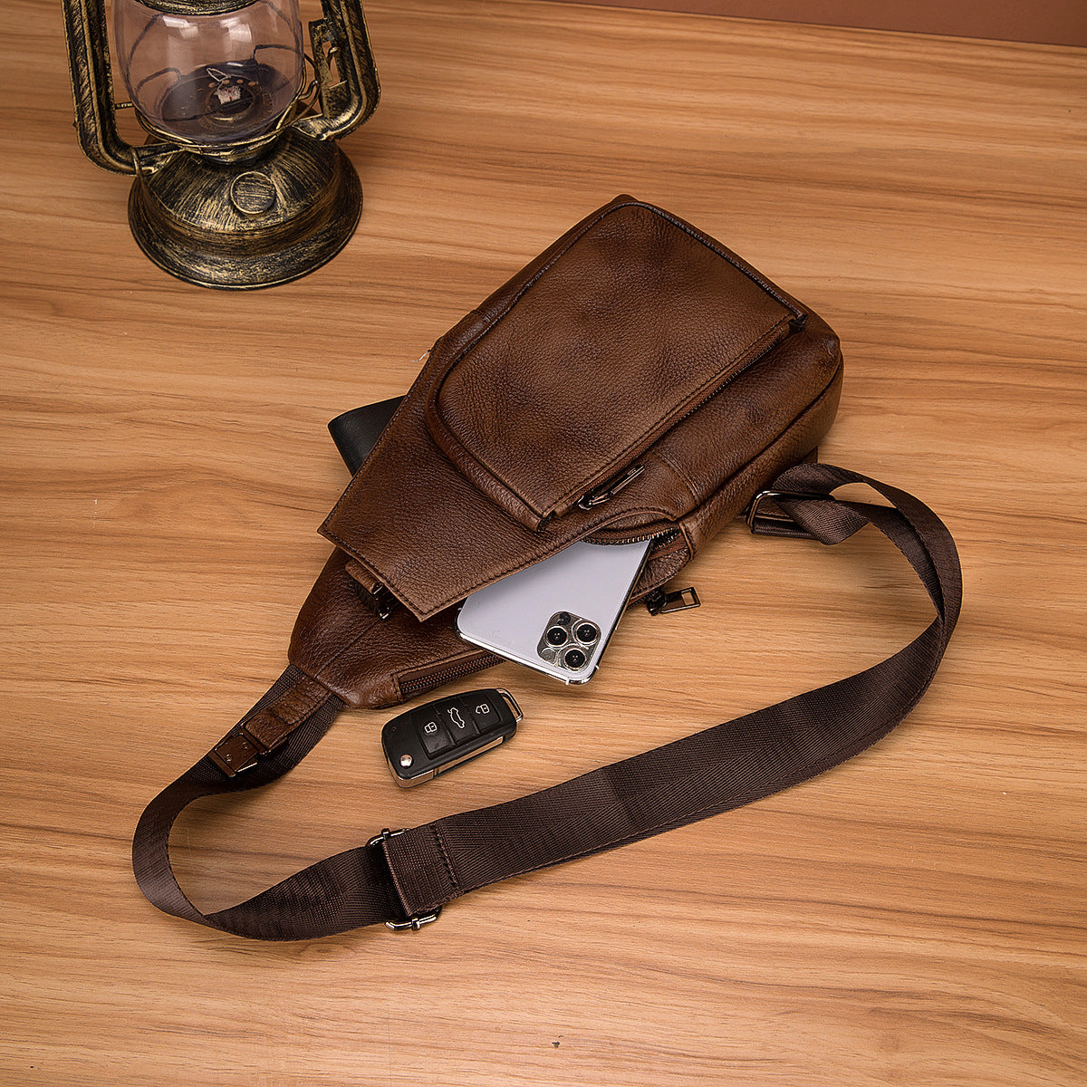 Men's bust bag Genuine cowhide leather retro outdoor versatile crossbody bag for men