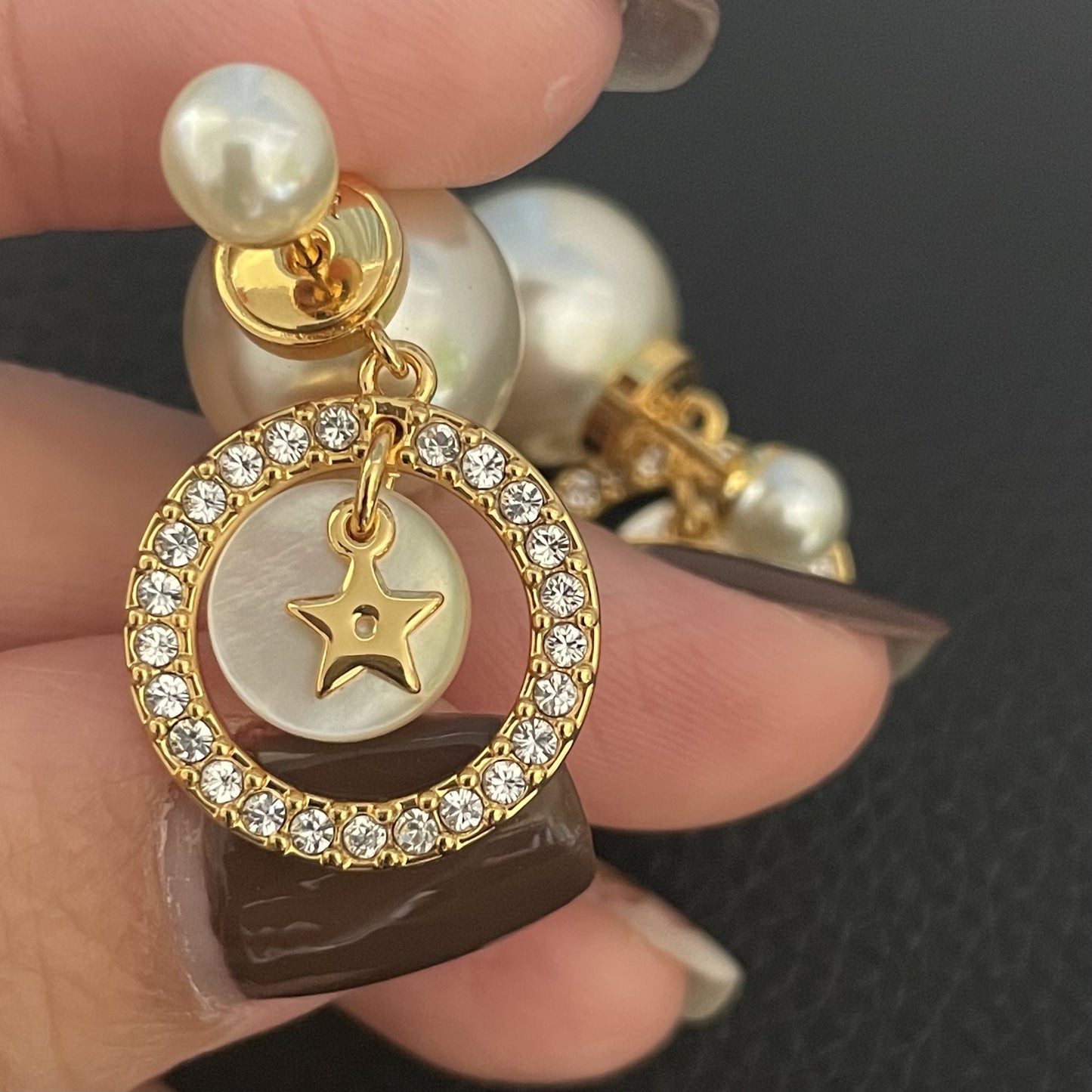 Earrings Large and Small Pearl Seashell Cubic Chassis Earrings That Disdain Luxury