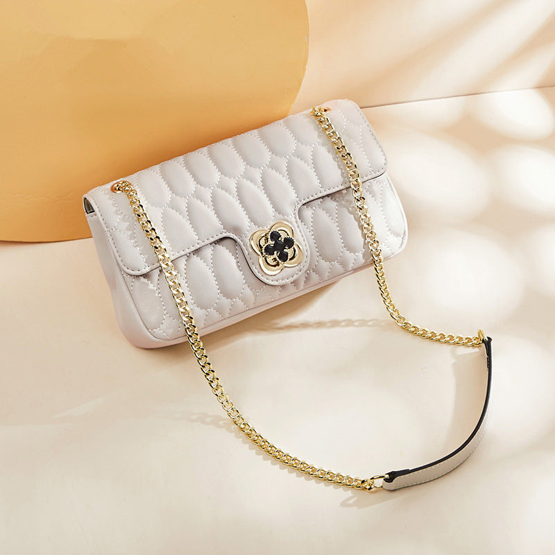 Women's bag Stylish Genuine leather chain bag that goes with anything Mini square bag Commuting shoulder bag. Pochette