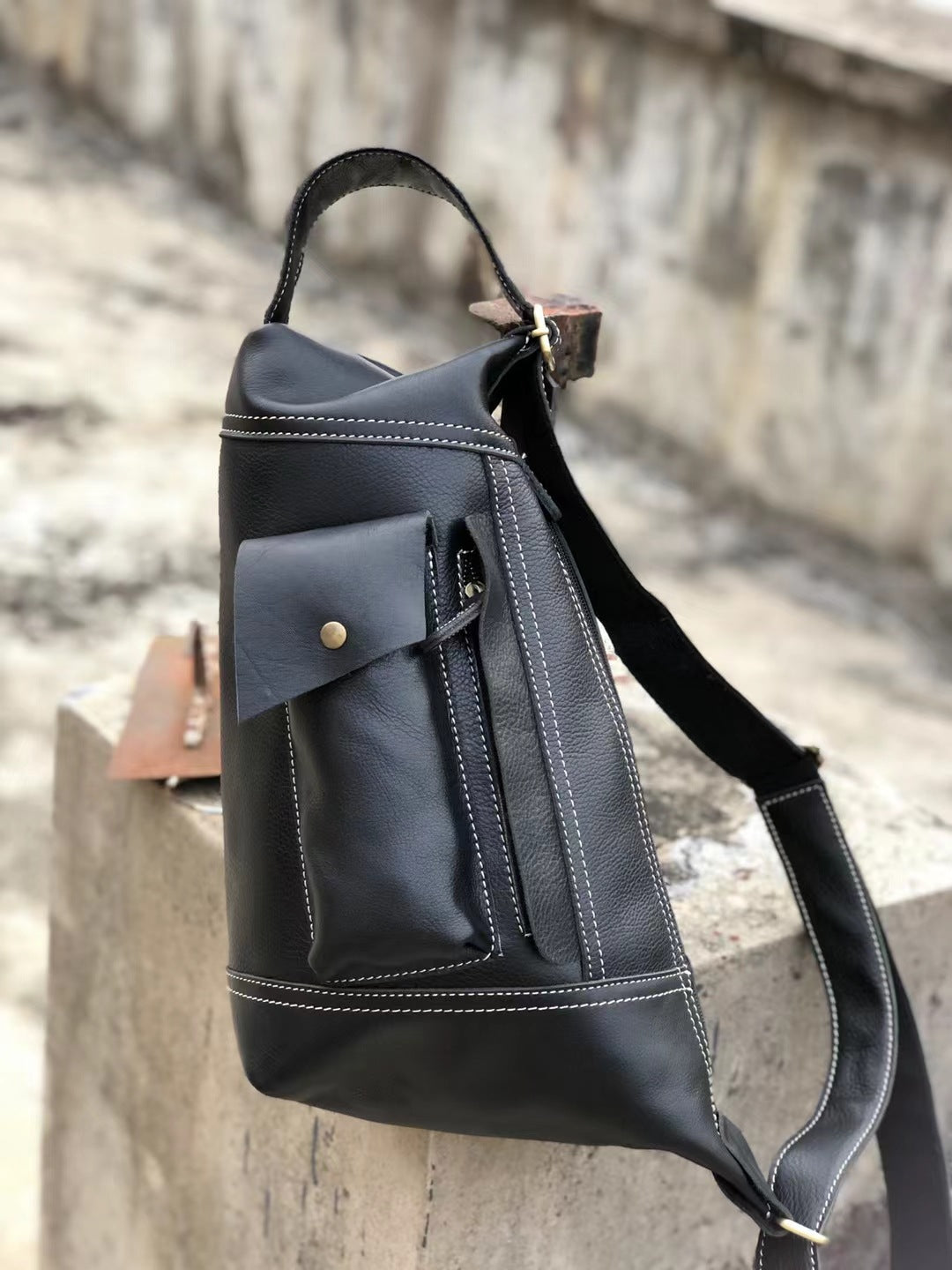Men's Crossbody Bag Genuine Cowhide Leather Crazy Horse Fashion Commuter Shoulder Bag for Men