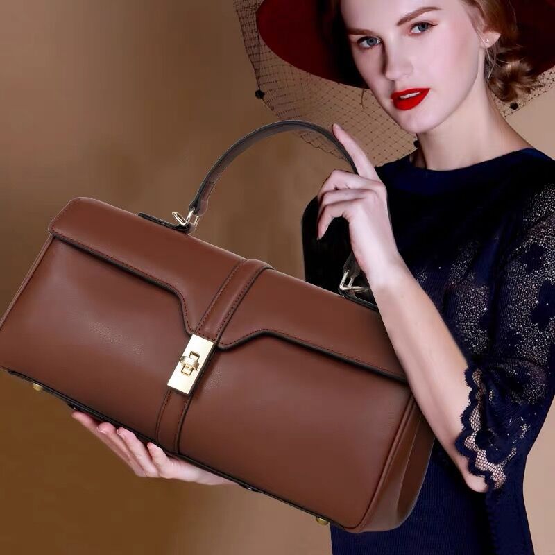 Cowhide women's bag High quality handbag Large capacity Genuine leather retro shoulder bag that goes with anything Fashion handbag.bag
