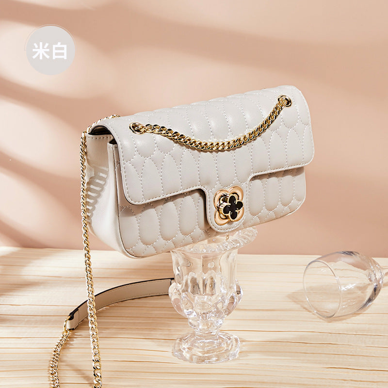 Women's bag Stylish Genuine leather chain bag that goes with anything Mini square bag Commuting shoulder bag. Pochette