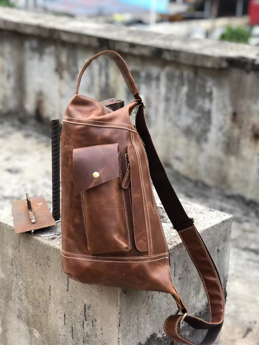 Men's Crossbody Bag Genuine Cowhide Leather Crazy Horse Fashion Commuter Shoulder Bag for Men