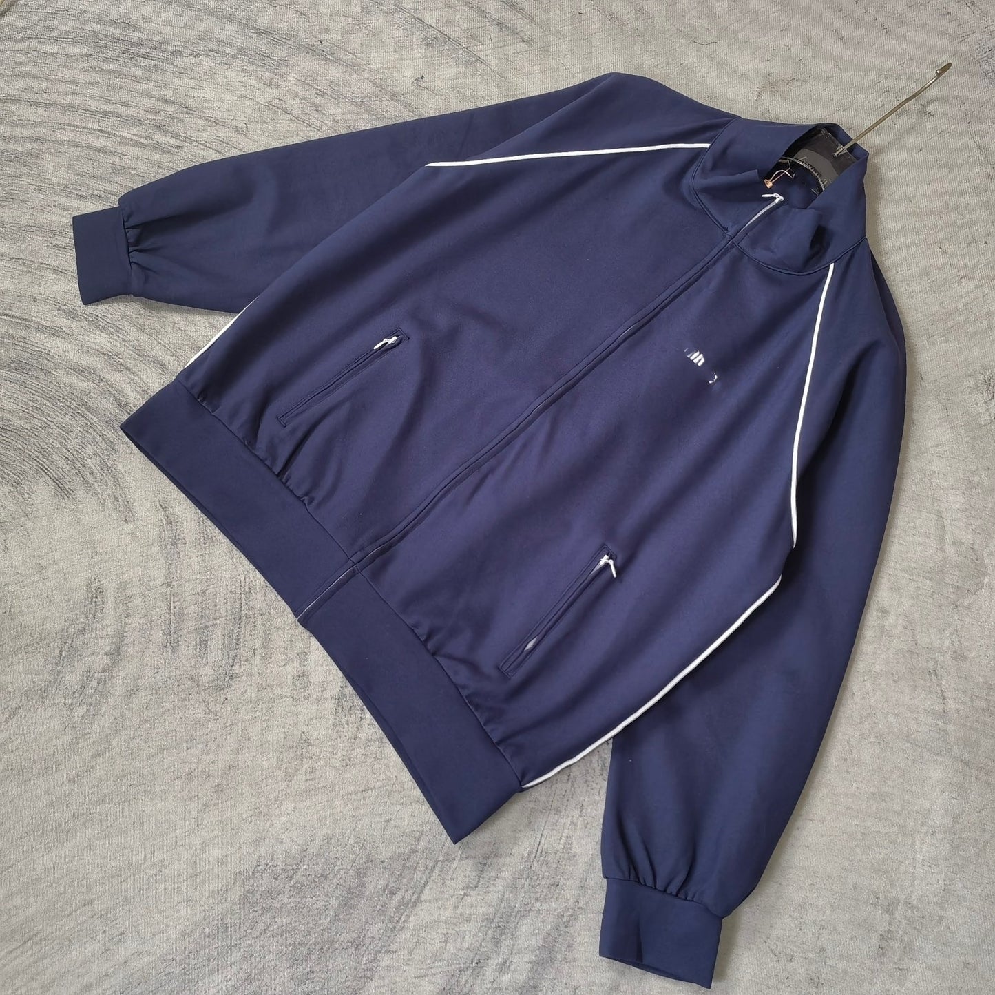 MIUMIU長袖ジャケット クールカジュアル おしゃれ上着 SY0421