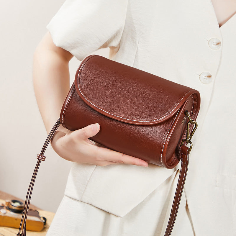 Women's bag retro genuine leather bag cowhide small bag simple temperament shoulder bag.Pochette