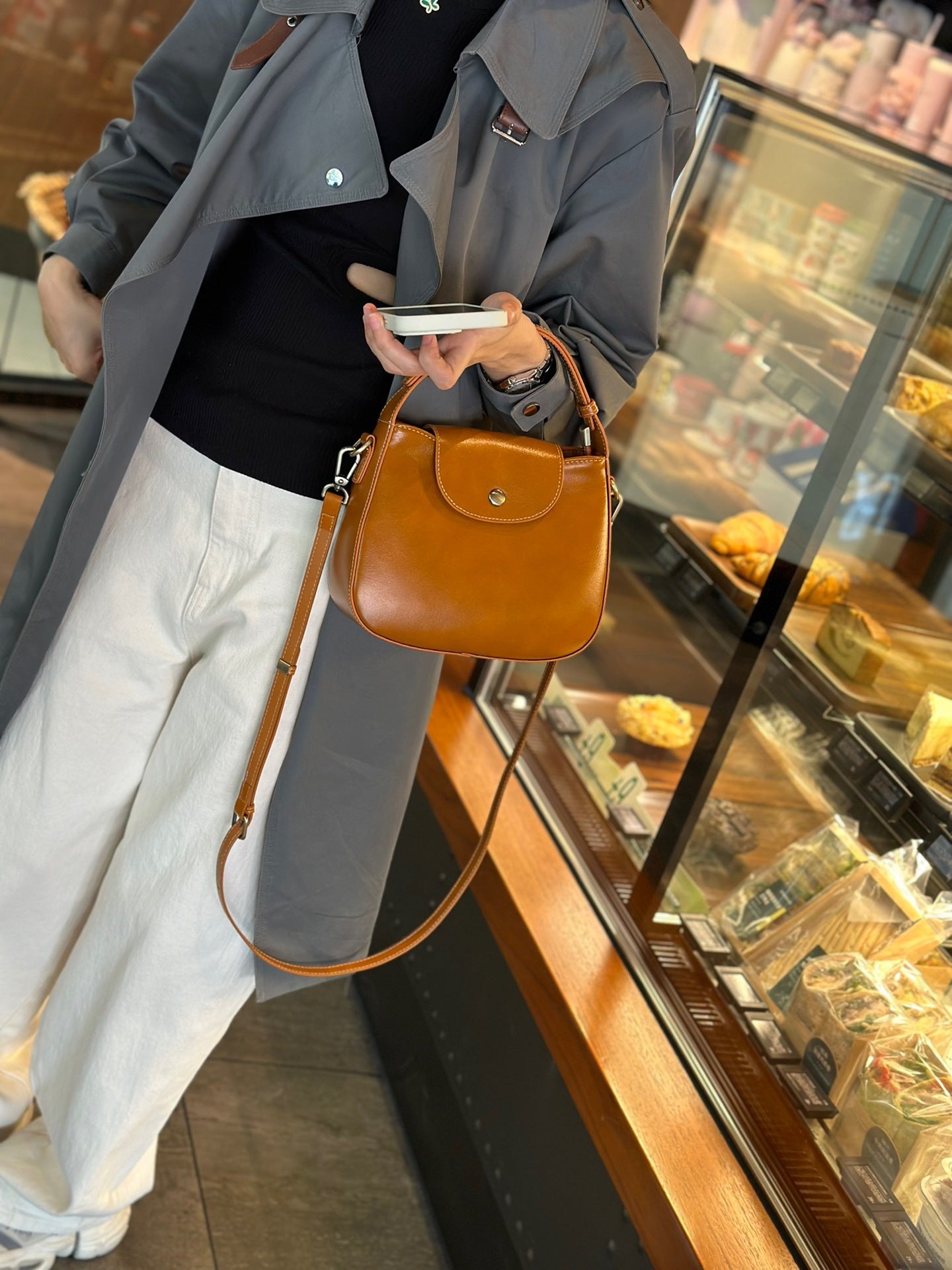 Cowhide bag Women's crossbody bag Casual genuine leather bucket bag Handbag Simple Shoulder bag that goes with anything. Pochette