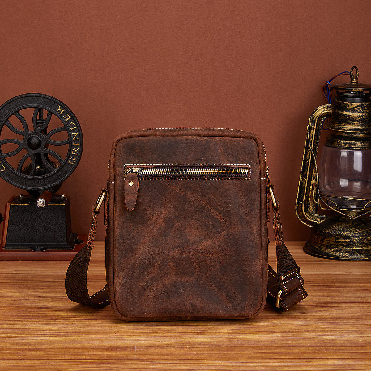 Men's Shoulder Bag Cowhide Genuine Leather Retro Travel Outdoor Crossbody Bag for Men