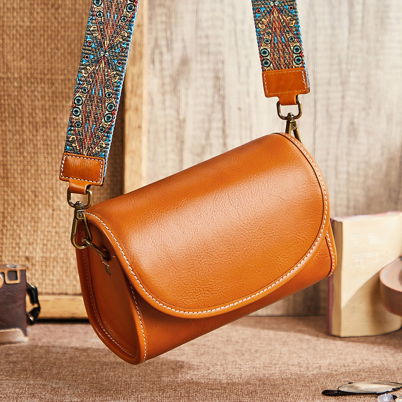 Women's bag retro genuine leather bag cowhide small bag simple temperament shoulder bag.Pochette