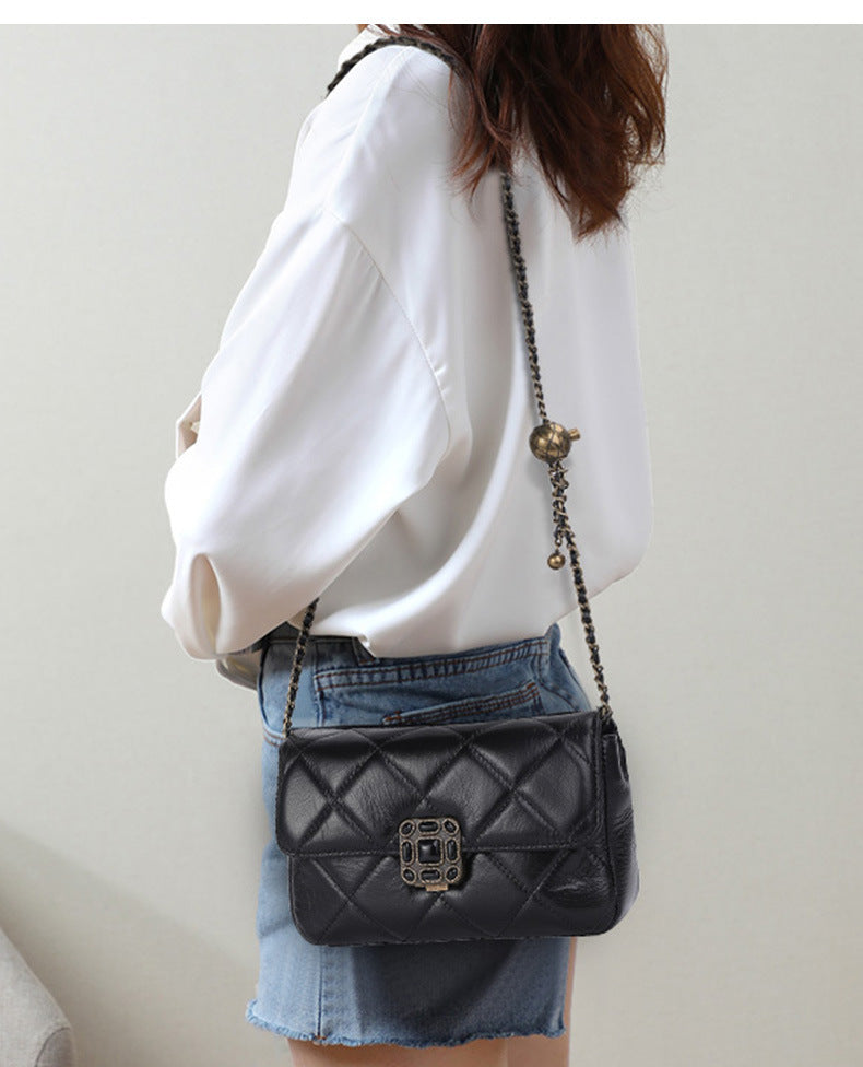 Women's bag Cowhide plaid chain bag Retro luxury fashion shoulder bag that goes with anything. Pochette