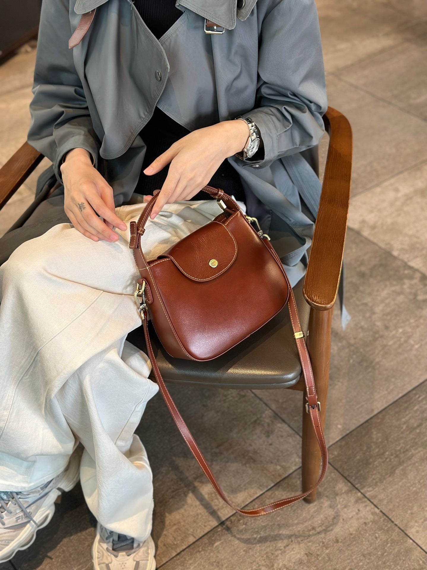 Cowhide bag Women's crossbody bag Casual genuine leather bucket bag Handbag Simple Shoulder bag that goes with anything. Pochette