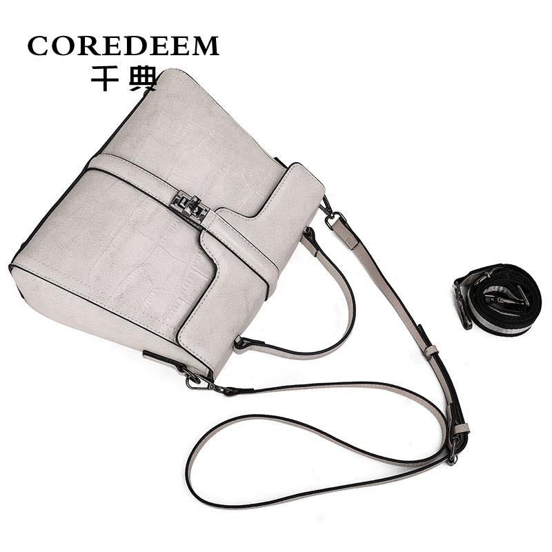 Genuine leather women's bag Crocodile pattern handbag Fashion large capacity shoulder bag Retro Handbag that goes with anything. Bag
