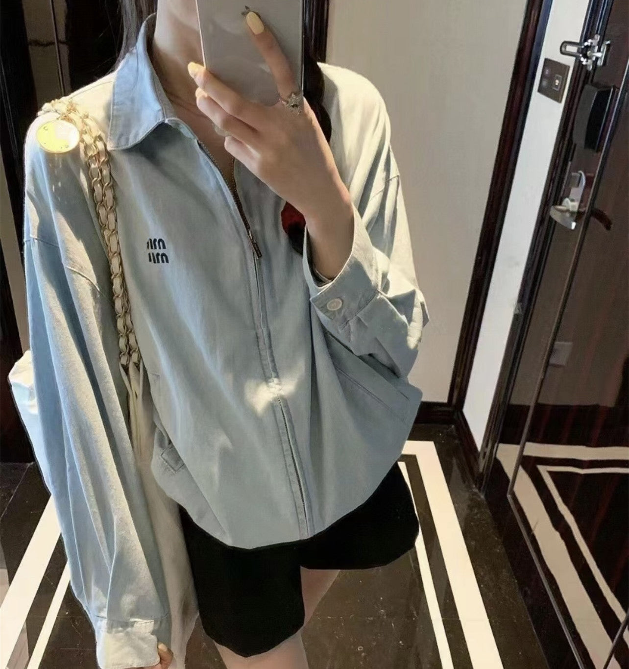 MIUMIU長袖ジャケット クールカジュアル 女性おしゃれ上着 SY0364