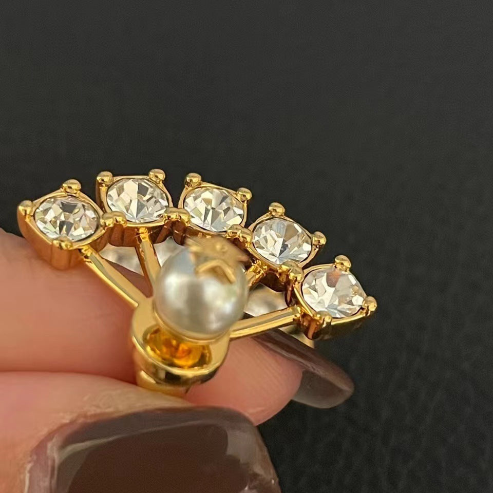 Earrings Cubic Chassis Retro Earrings Fan-shaped earrings that make light of luxury
