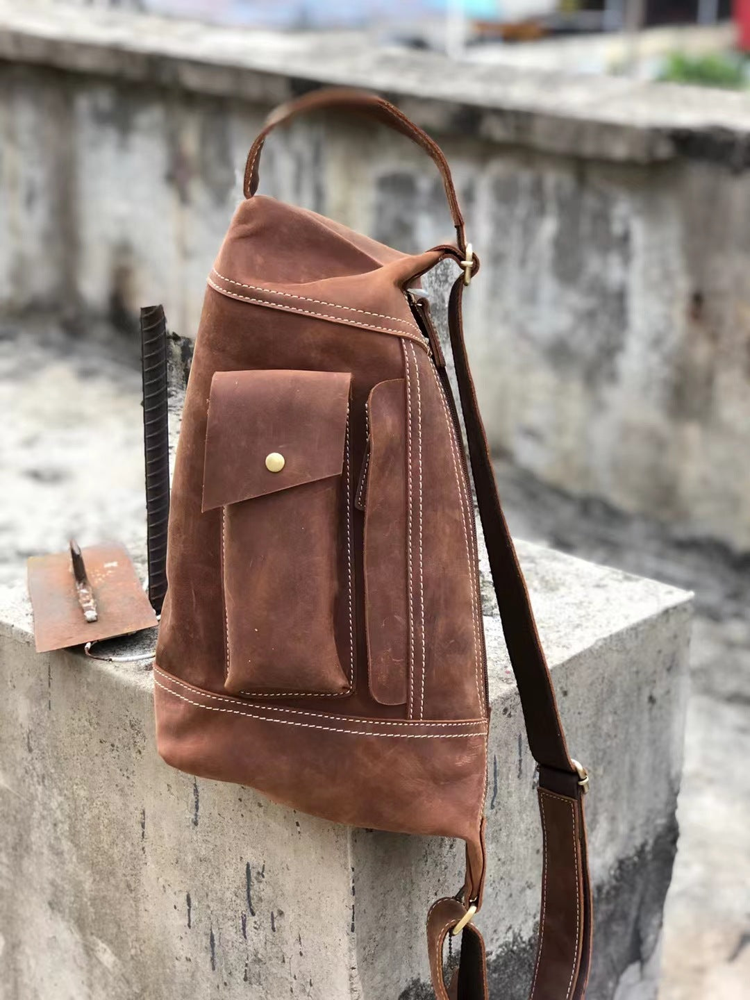 Men's Crossbody Bag Genuine Cowhide Leather Crazy Horse Fashion Commuter Shoulder Bag for Men