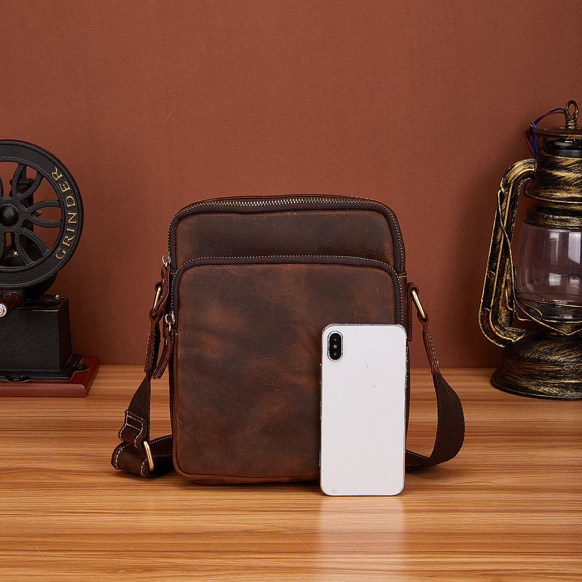 Men's Shoulder Bag Cowhide Genuine Leather Retro Travel Outdoor Crossbody Bag for Men