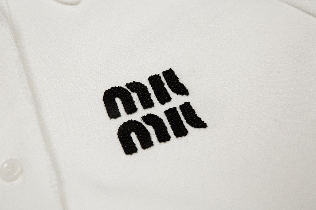 MIUMIU長袖ポロシャツ おしゃれ上着 クールカジュアル ロングtシャツ プルオーバー SY0340