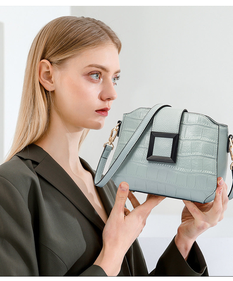 Genuine leather women's bag Crocodile pattern fashion crossbody bag Cowhide small bag that goes with anything Shoulder bag. Pochette