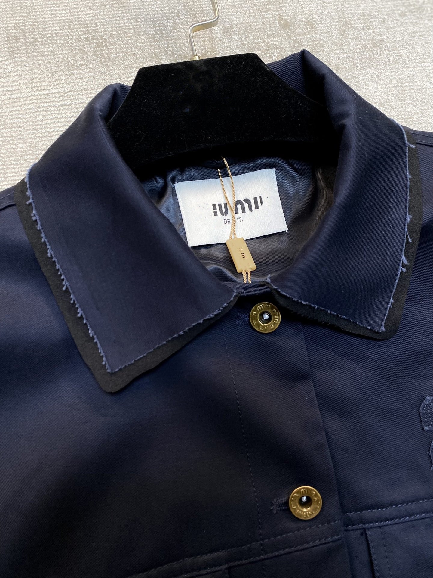 MIUMIU長袖ジャケット クールカジュアル おしゃれ上着 SY0363