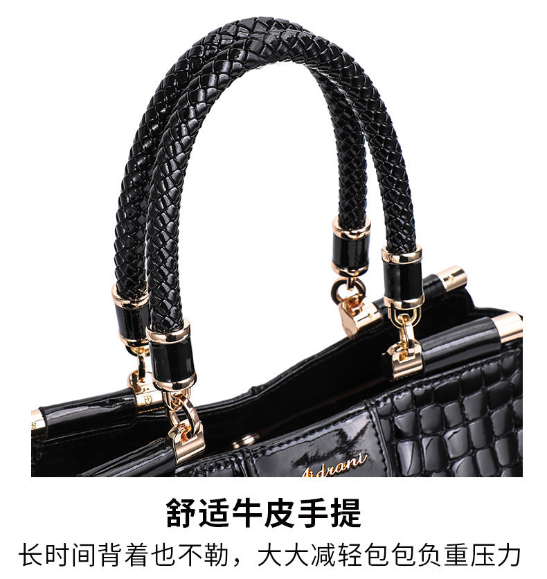 Genuine leather women's bag large capacity chain bag fashion shoulder bag temperament commuting handbag that goes with anything.bag