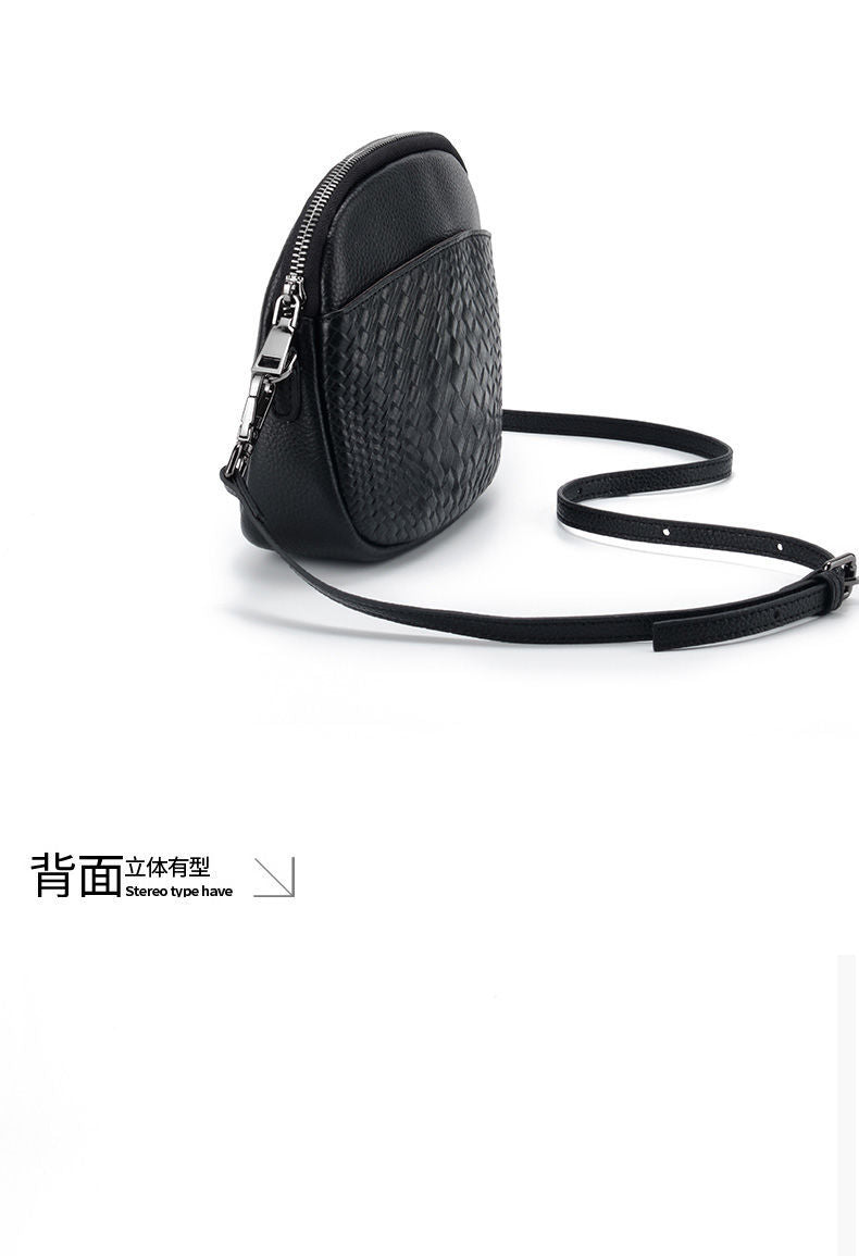 Women's bag Genuine leather small bag Stylish woven cowhide leather casual retro shoulder bag that goes with anything. Pochette