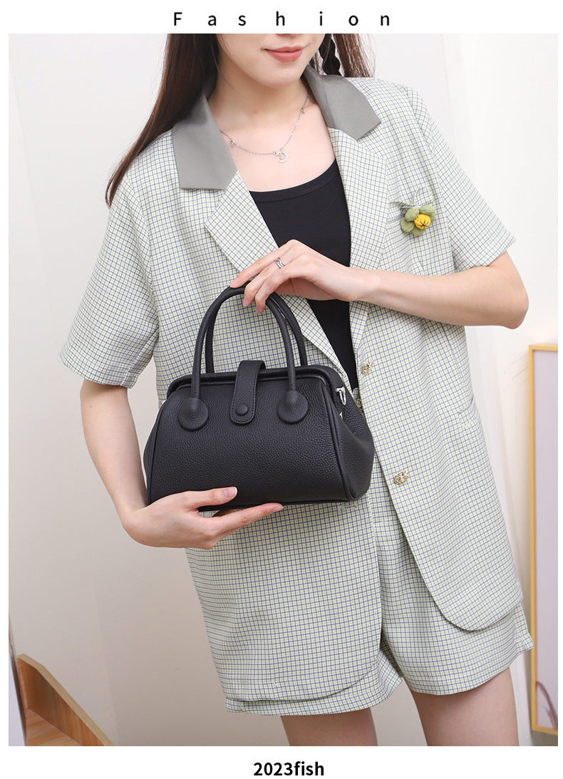 Women's handbag large capacity ladies simple genuine leather ladies bag luxury doctor bag cowhide shoulder bag