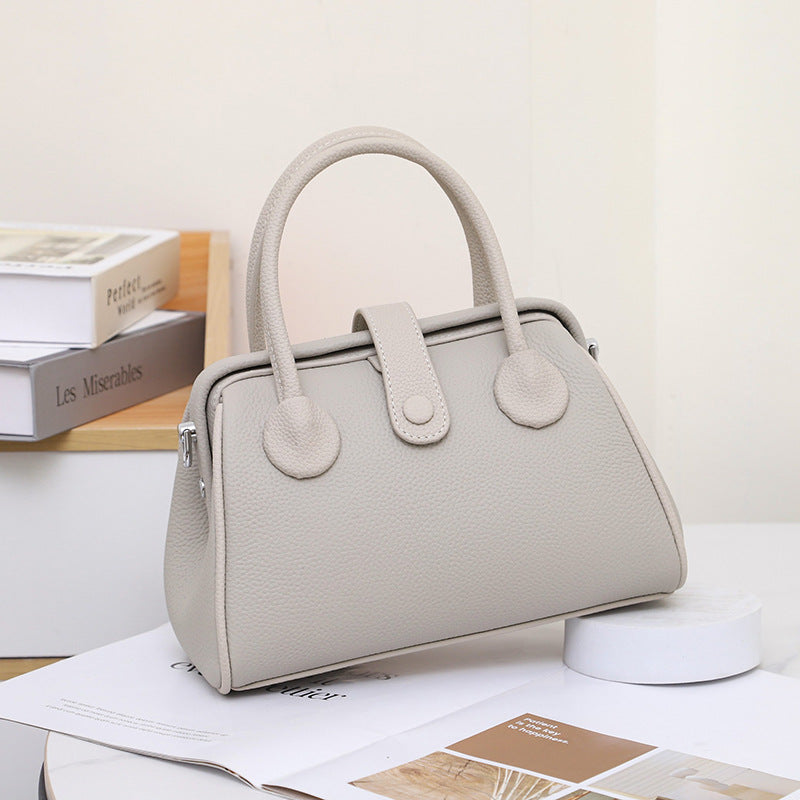 Women's handbag large capacity ladies simple genuine leather ladies bag luxury doctor bag cowhide shoulder bag