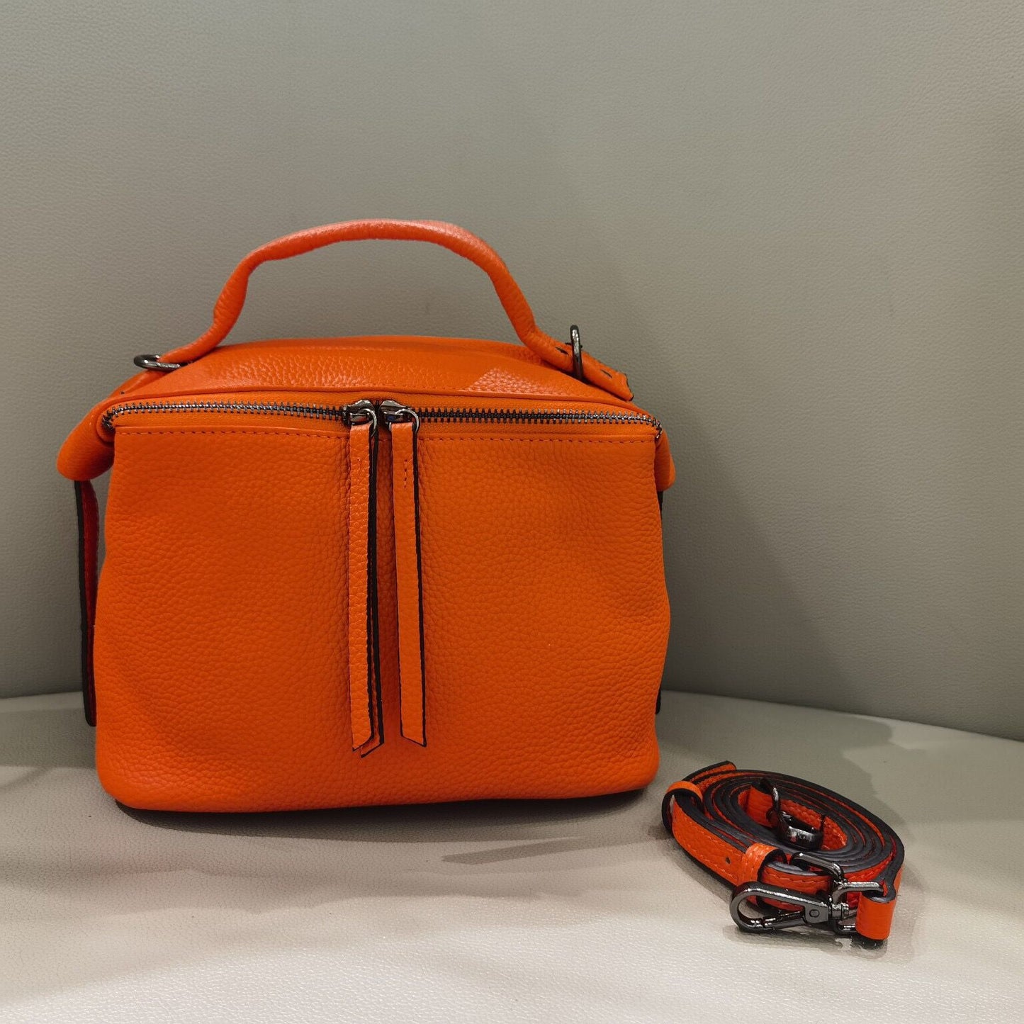 Large capacity ladies shoulder bag handbag two-way zipper genuine leather diagonal shoulder bag