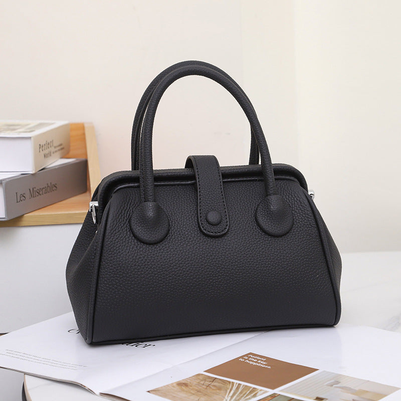 Women's handbag large capacity ladies simple genuine leather ladies bag luxury doctor bag cowhide shoulder bag