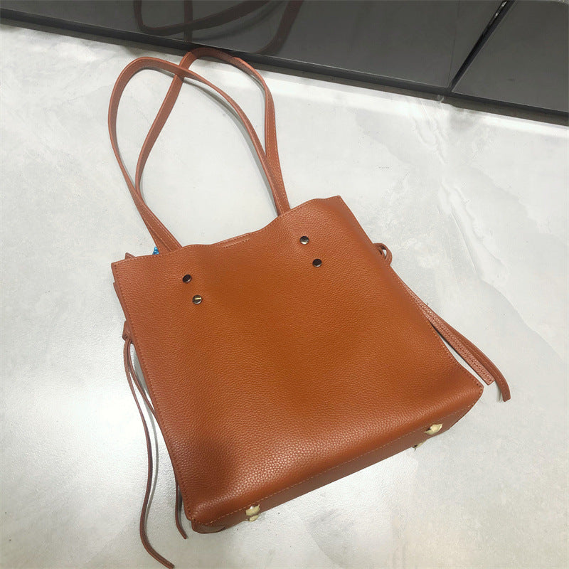 Cowhide women shoulder bag large capacity crossbody bag temperament zipper simple shoulder bag