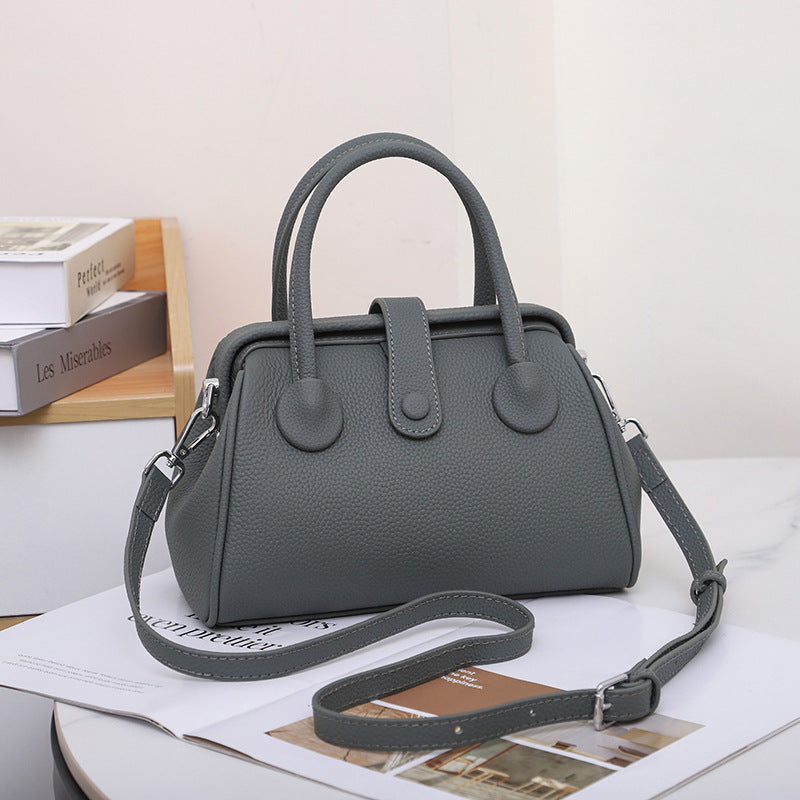 Women's handbag large capacity ladies simple genuine leather ladies bag luxury doctor bag cowhide shoulder bag