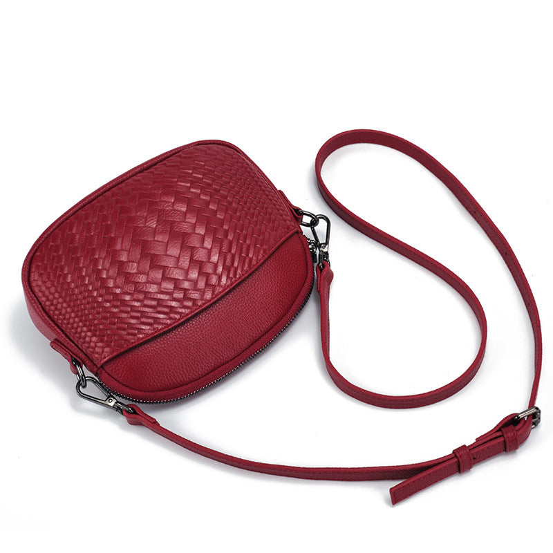 Women's bag Genuine leather small bag Stylish woven cowhide leather casual retro shoulder bag that goes with anything. Pochette