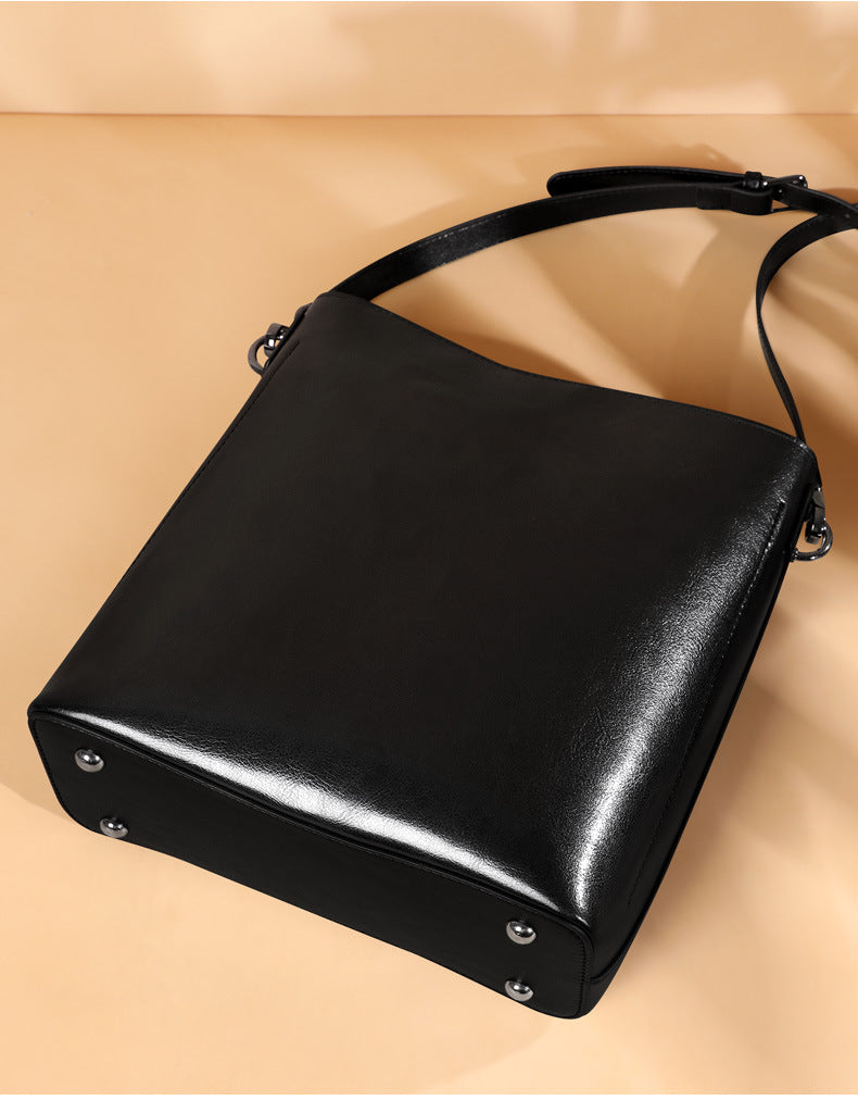 Women's Bag Genuine Leather Fashion Bucket Bag Handbag Personality Broadband Simple Shoulder Bag that goes with anything.Pochette