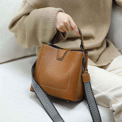 Genuine leather fashion bucket bag handbag simple crossbody bag broadband trend shoulder bag.Pochette