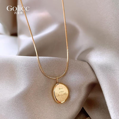 Golicc 軽量贅沢アルファベットチタン鋼ネックレスアクセサリー女性2024新型ペンダント高級感鎖骨チェーン