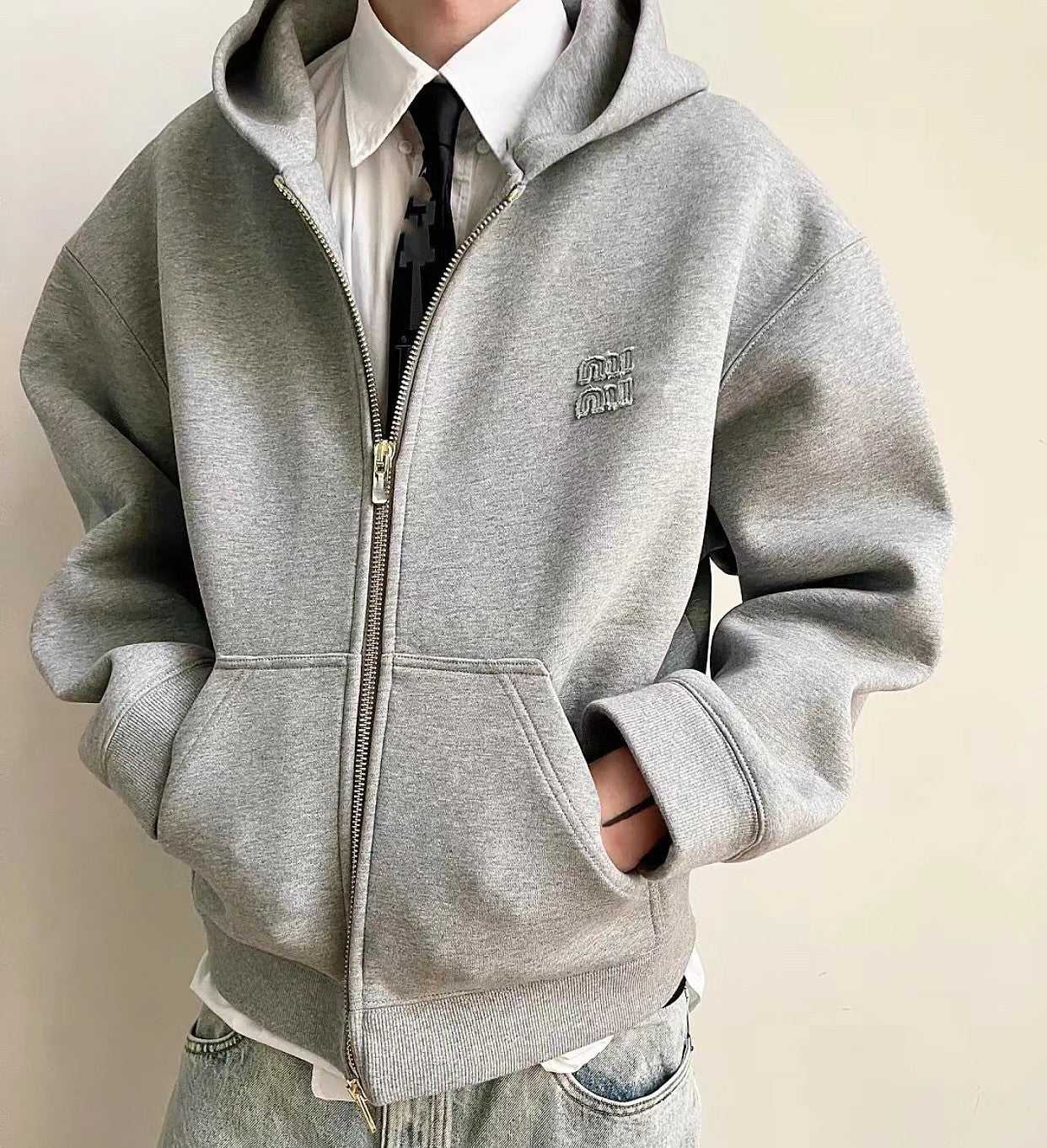 MIUMIUファッションパーカー おしゃれクールカジュアル 男女長袖上着   SY0156