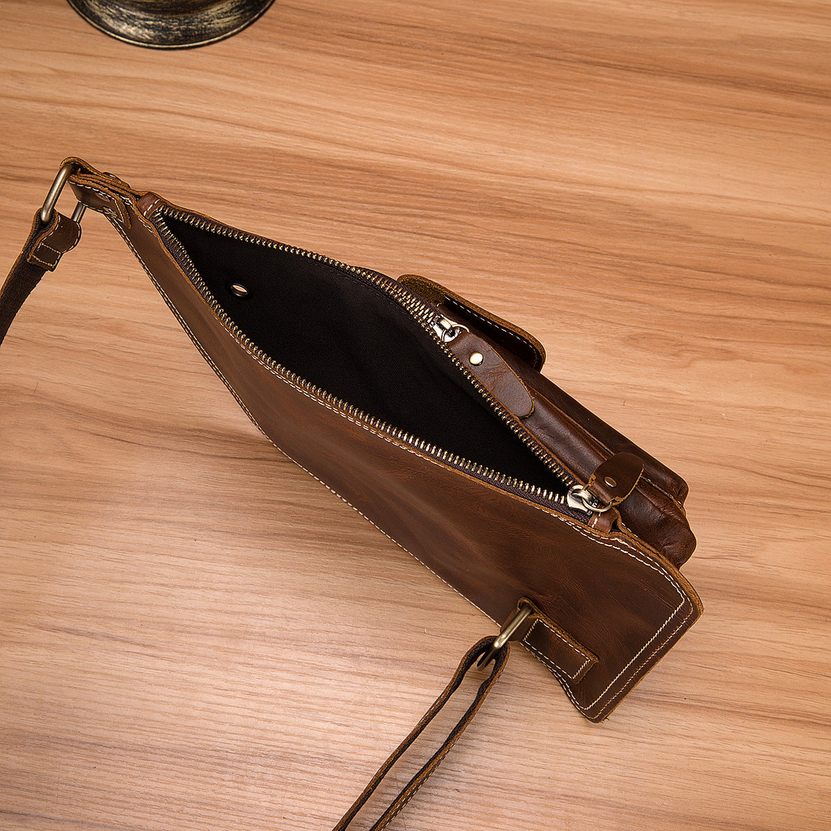 Men's Bust Bag Genuine Cowhide Leather Retro Outdoor Versatile Men's Crossbody Bag 
