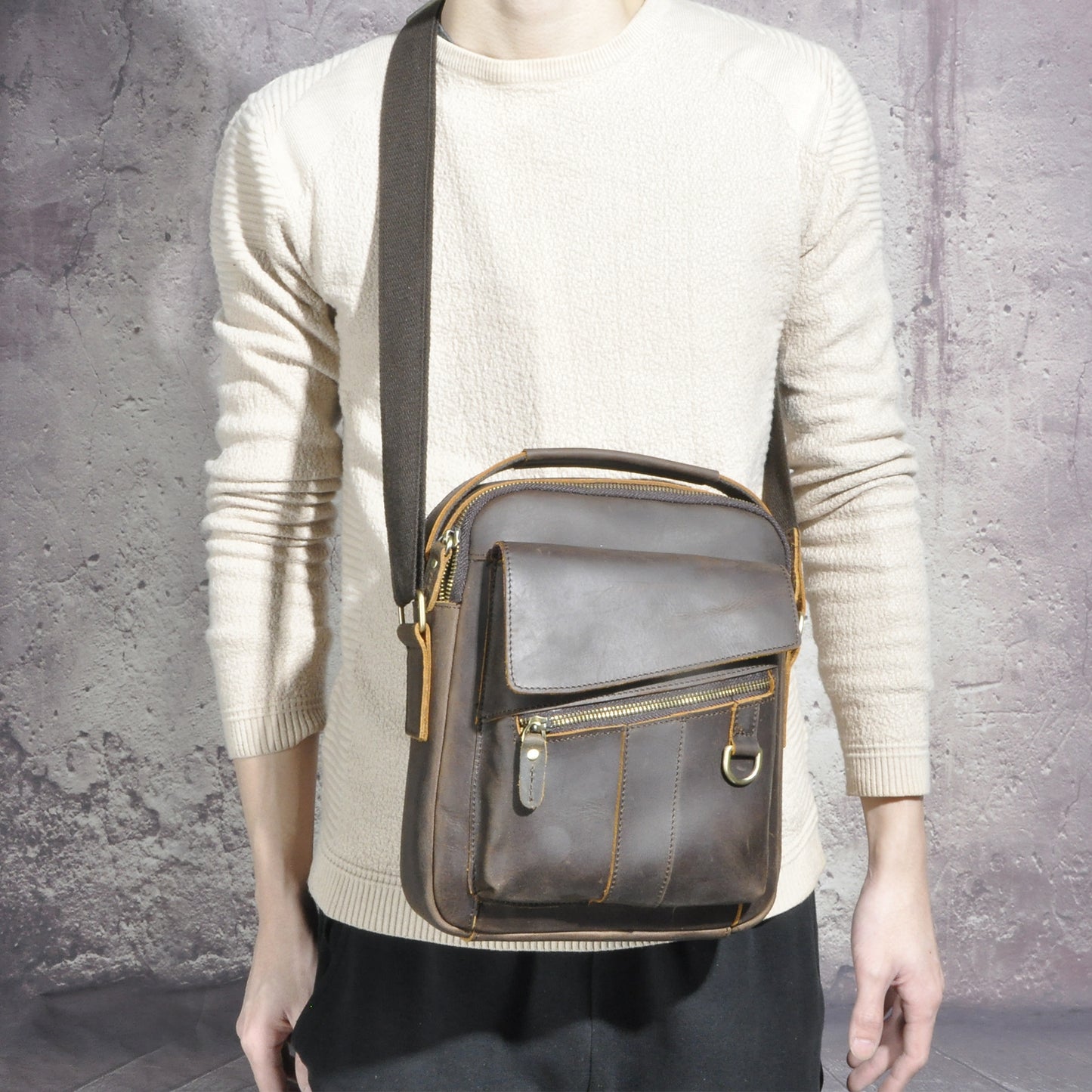 Men's Crossbody Bag Cowhide Genuine Leather Retro Travel Outdoor Men Shoulder Bag 
