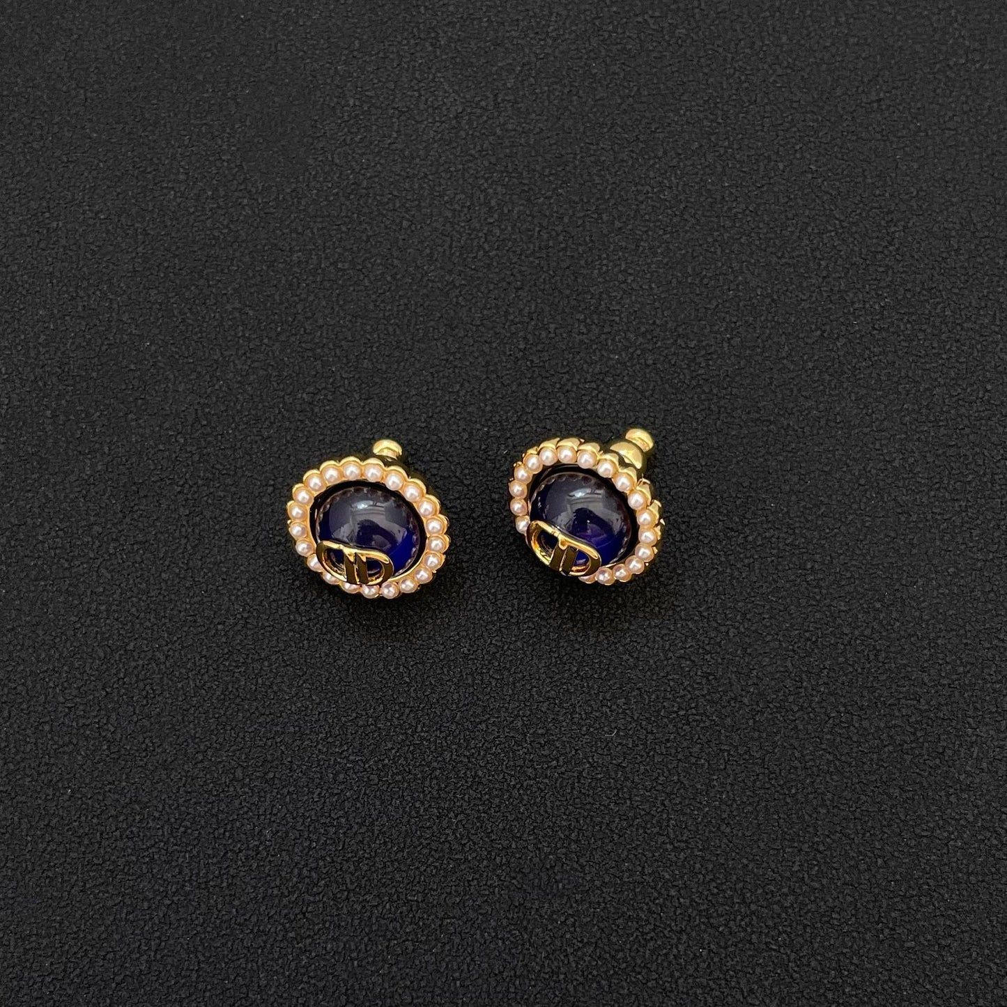 Pearl earrings women's fashion simple earrings that go with anything 