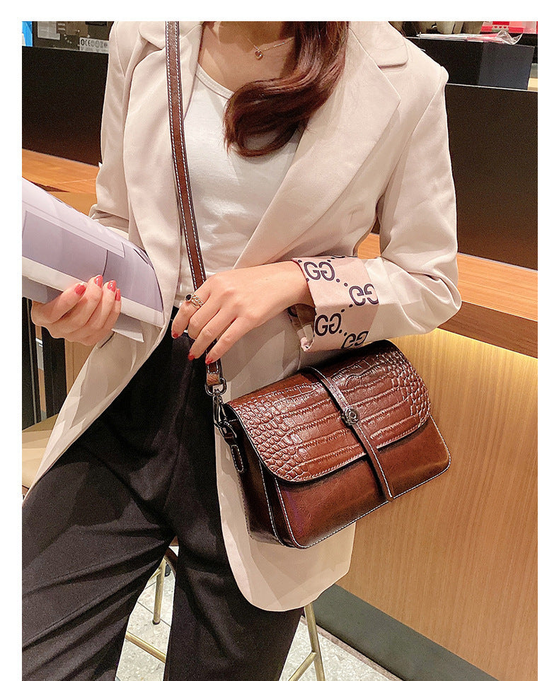 Women's bag Crocodile pattern cowhide fashion crossbody bag that goes with anything Genuine leather square bag Retro shoulder bag. Pochette 
