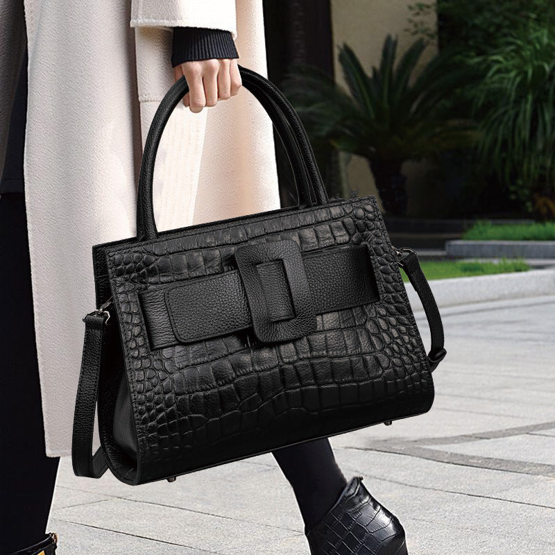 Genuine leather women's bag Crocodile pattern handle bag Shoulder bag Fashion Commuter cowhide handbag that goes with anything. Bag