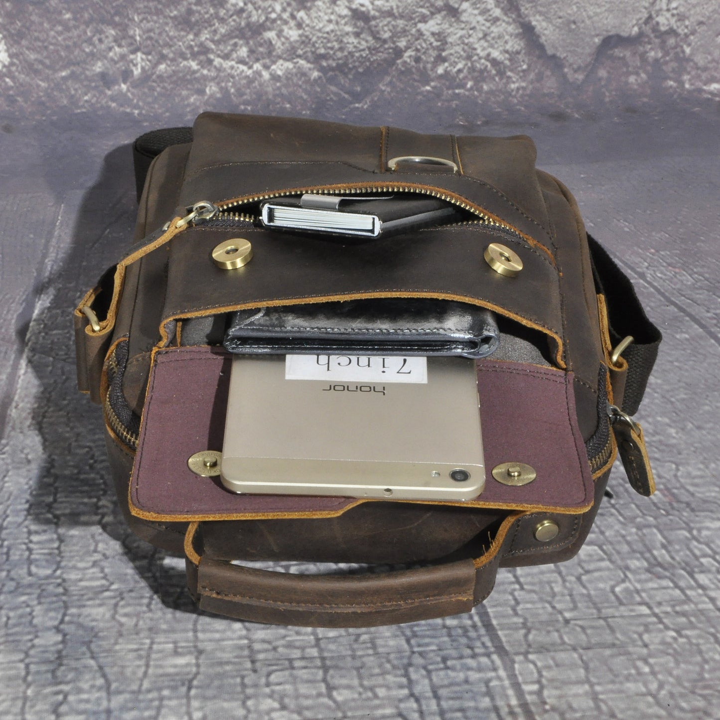 Men's Shoulder Bag Genuine Cowhide Leather Retro Outdoor Travel Crossbody Bag for Men 