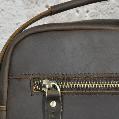 Men's Crossbody Bag Cowhide Genuine Leather Retro Travel Outdoor Men Shoulder Bag 