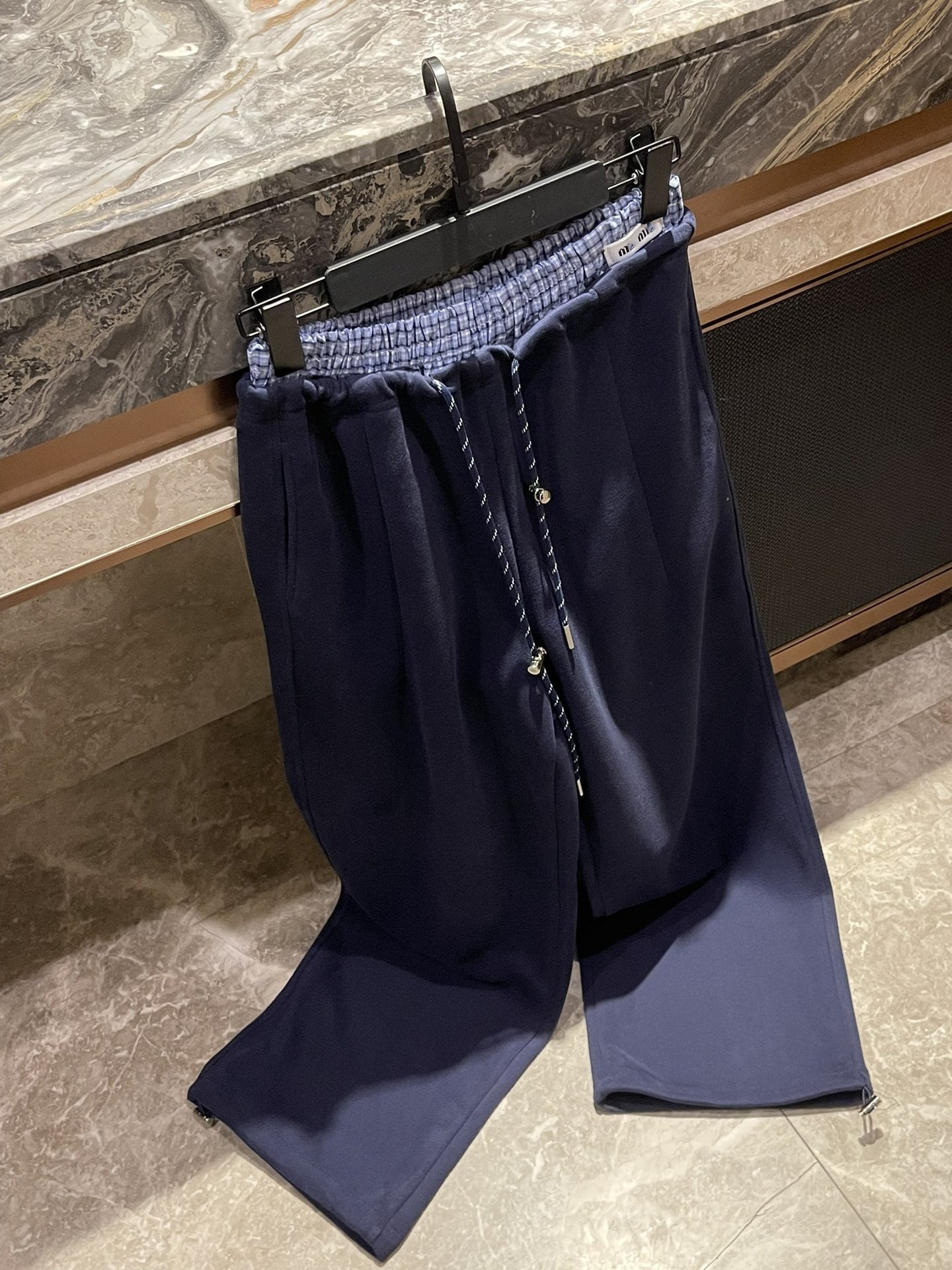 MIUMIUカジュアル  おしゃれ女性ズボン KZ0001