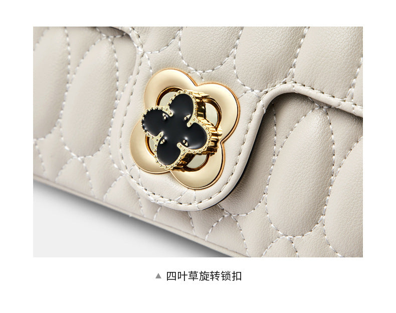 Women's bag Stylish Genuine leather chain bag that goes with anything Mini square bag Commuting shoulder bag. Pochette