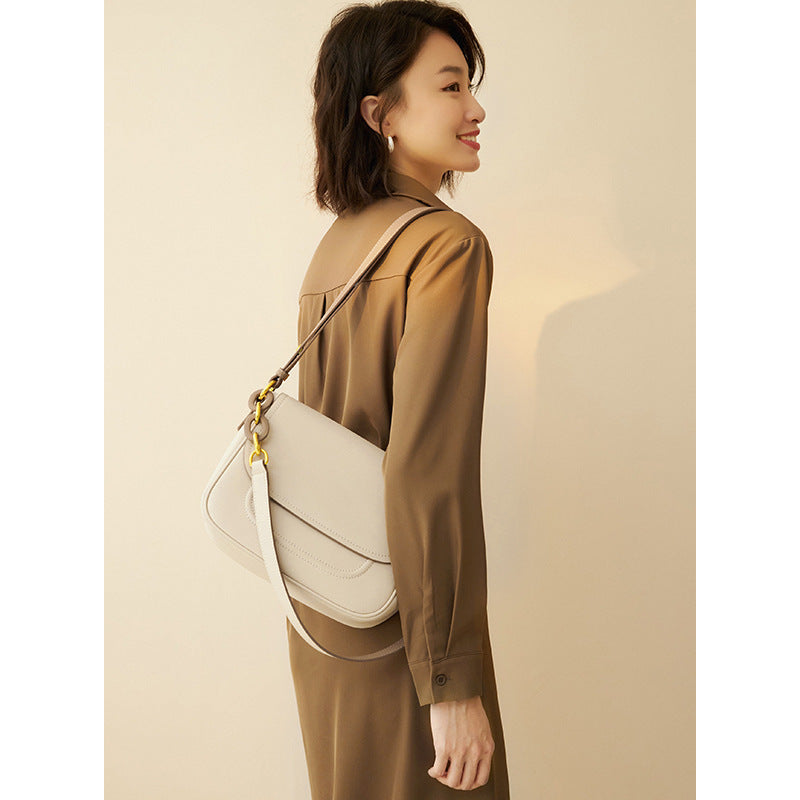 Ladies luxury underarm bag genuine leather saddle bag cowhide simple fashion shoulder bag that goes with anything. Pochette