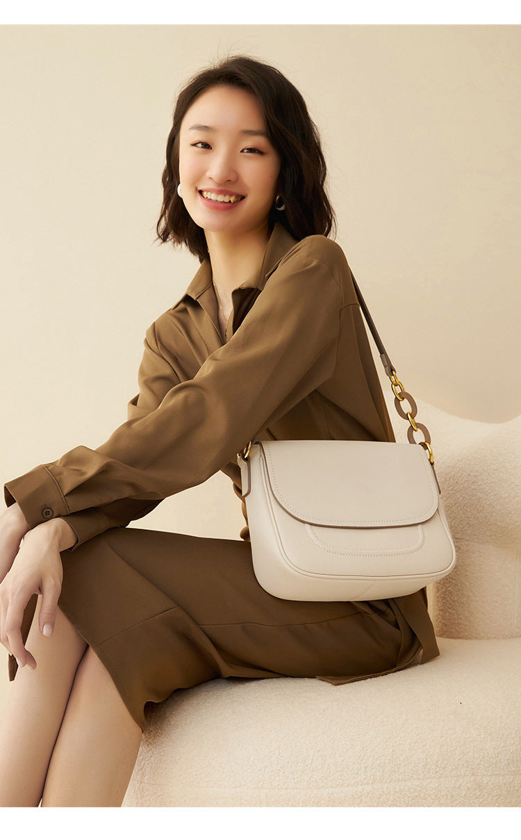 Ladies luxury underarm bag genuine leather saddle bag cowhide simple fashion shoulder bag that goes with anything. Pochette