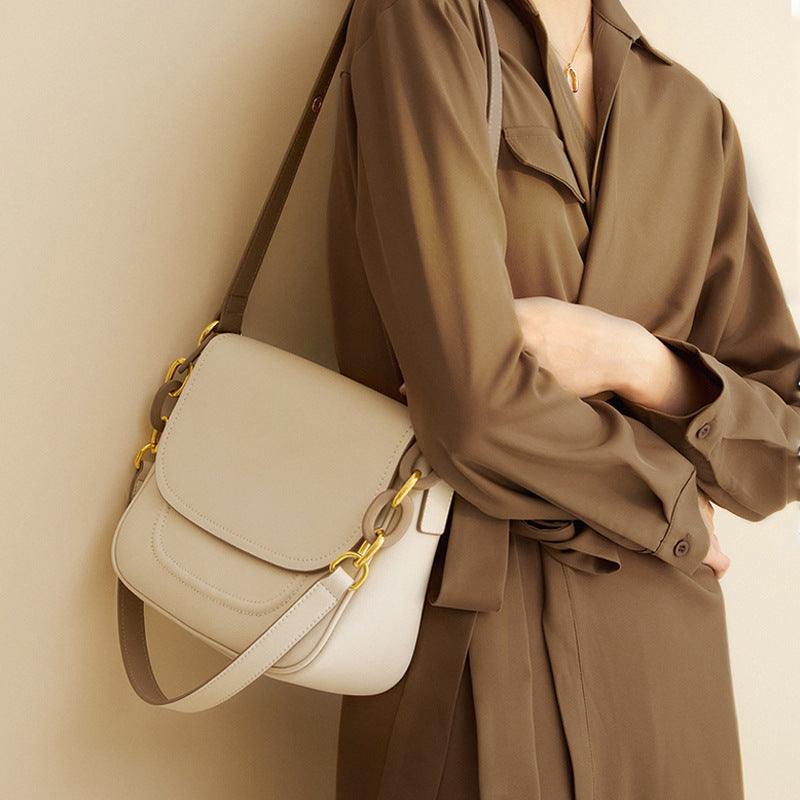 Ladies luxury underarm bag genuine leather saddle bag cowhide simple fashion shoulder bag that goes with anything. Pochette